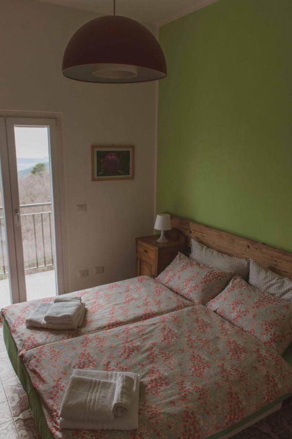 Bed And Breakfast Humus Sapiens Castiglione Chiavarese 外观 照片