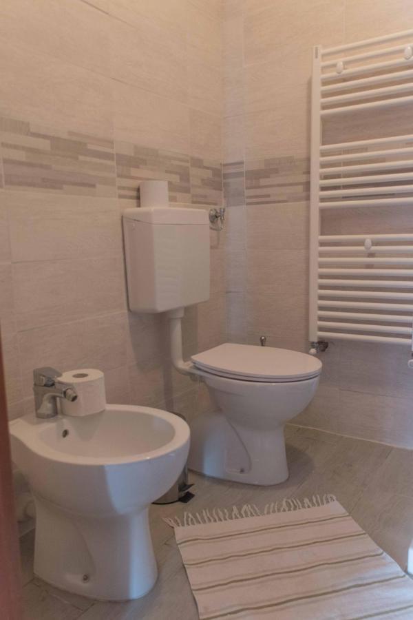 Bed And Breakfast Humus Sapiens Castiglione Chiavarese 外观 照片